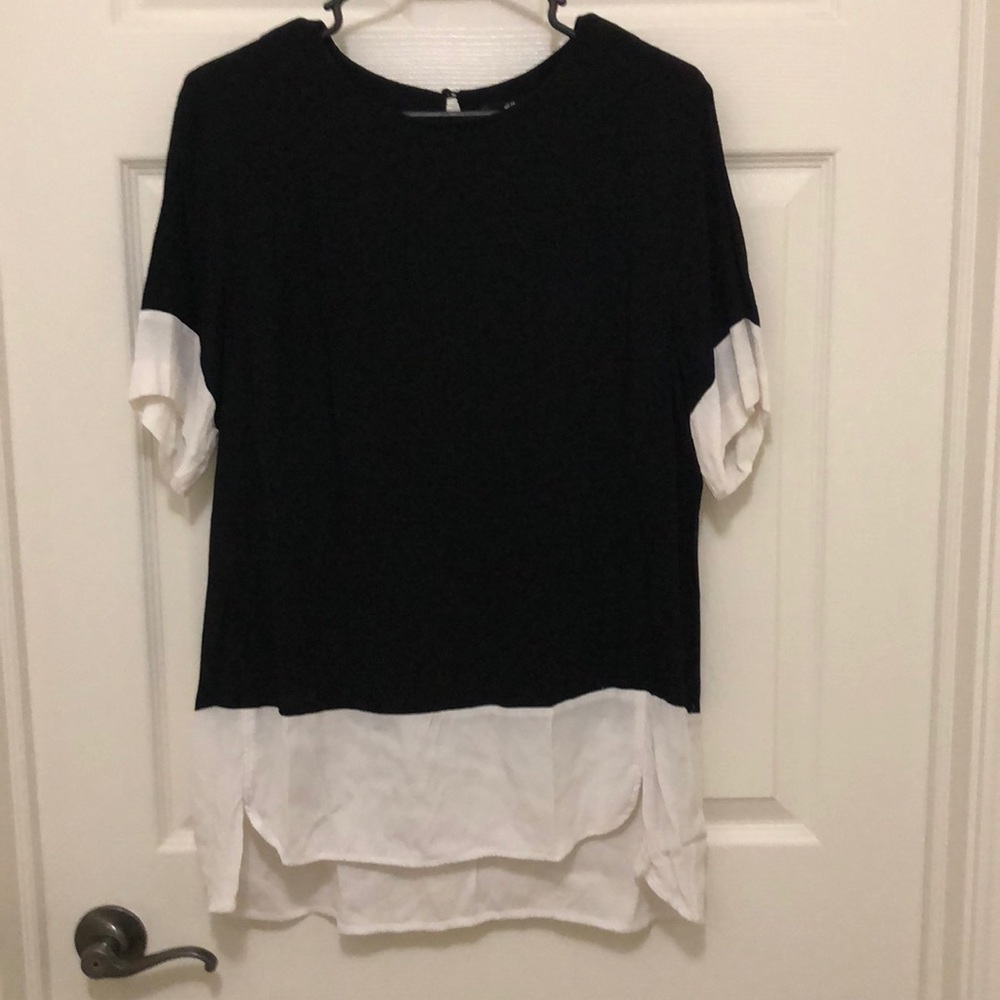 H&M women’s short sleeved blouse